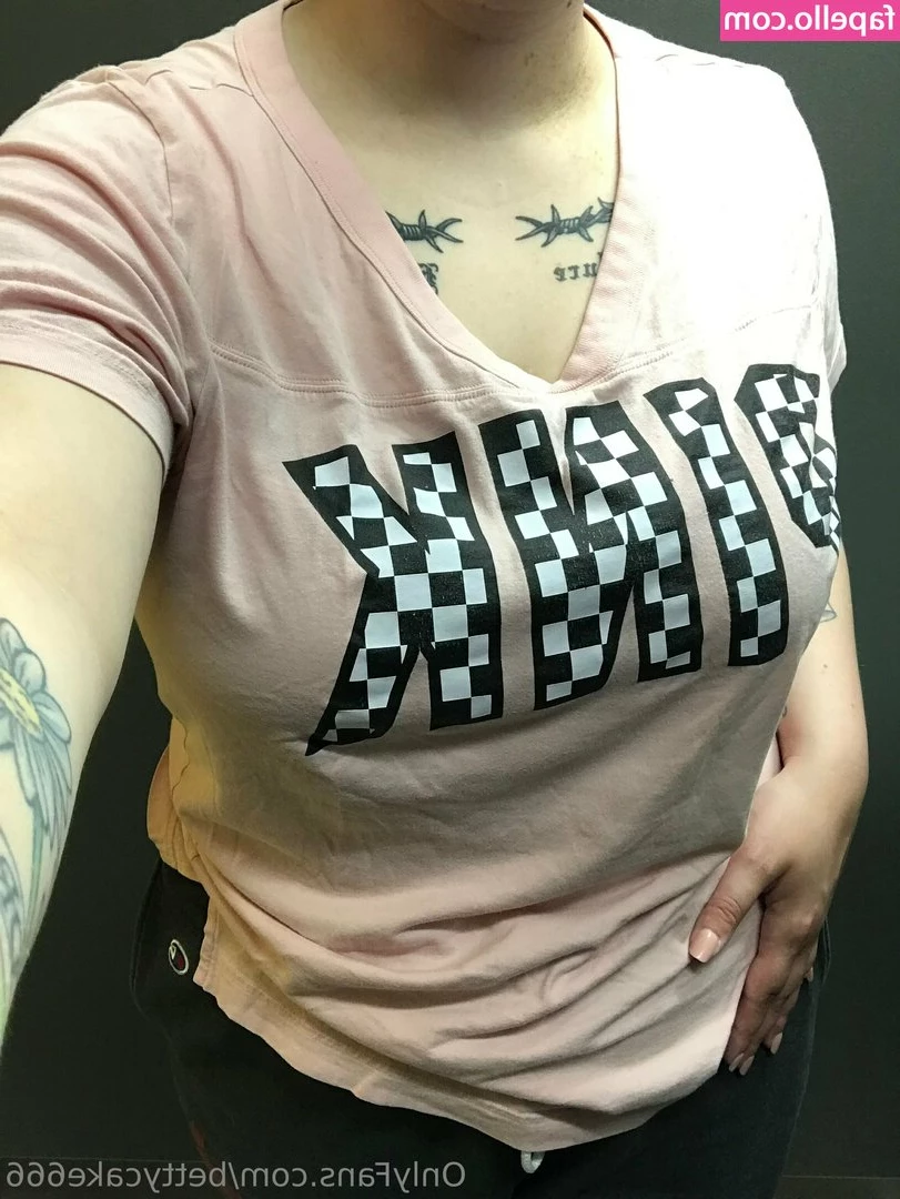 bettycake666 - Red looks so sexy on My skin  you know what else red looks sexy on 