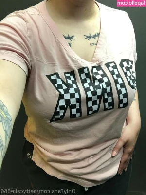 bettycake666 - Red looks so sexy on My skin  you know what else red looks sexy on 