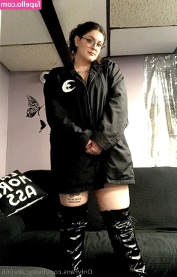 bettycake666 - I love this ring  Someone order me a new one  I ll love u forever
