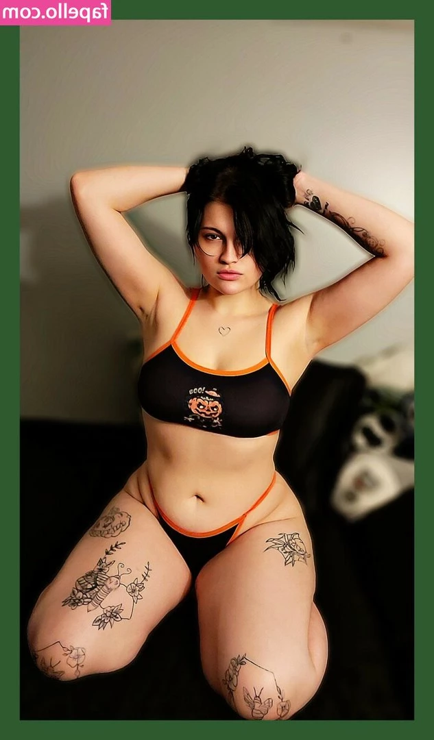 Doctor_Smiles553 [ doctor-smiles553 ] - booty pics for days