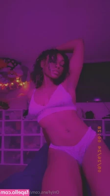 peachysodaaa - Good morning from this hot and horny momma 🔥😈