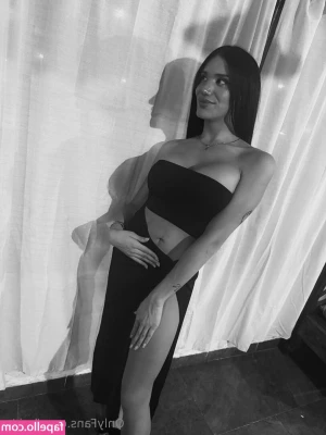 lari.ts [ lari-ts ] - I love having my tits man-handled and treated roughly - grabbed and