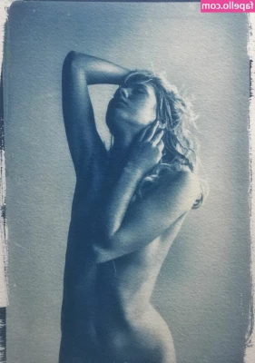 Raphaella - No shirt or bra needed 😜