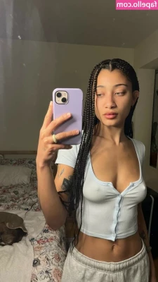lightskin [ lightskin-1 ] - Licking those fingers after x