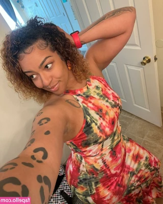 lightskin [ lightskin-1 ] - Dress Modeling, boobs and belly [HD Movie]