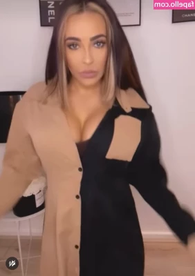 Stephanie Davis [ stephanie-davis ] - If you could see it from the front  wait  til you see it from the back