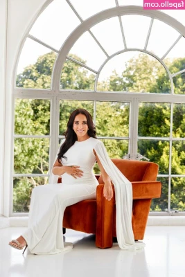 Stephanie Davis [ stephanie-davis ] - It’s Friday baby