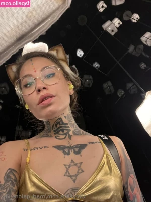 mari_galore_vip [ mari-galore-vip ] - It s Friday  it s sunny and I feel like getting naughty