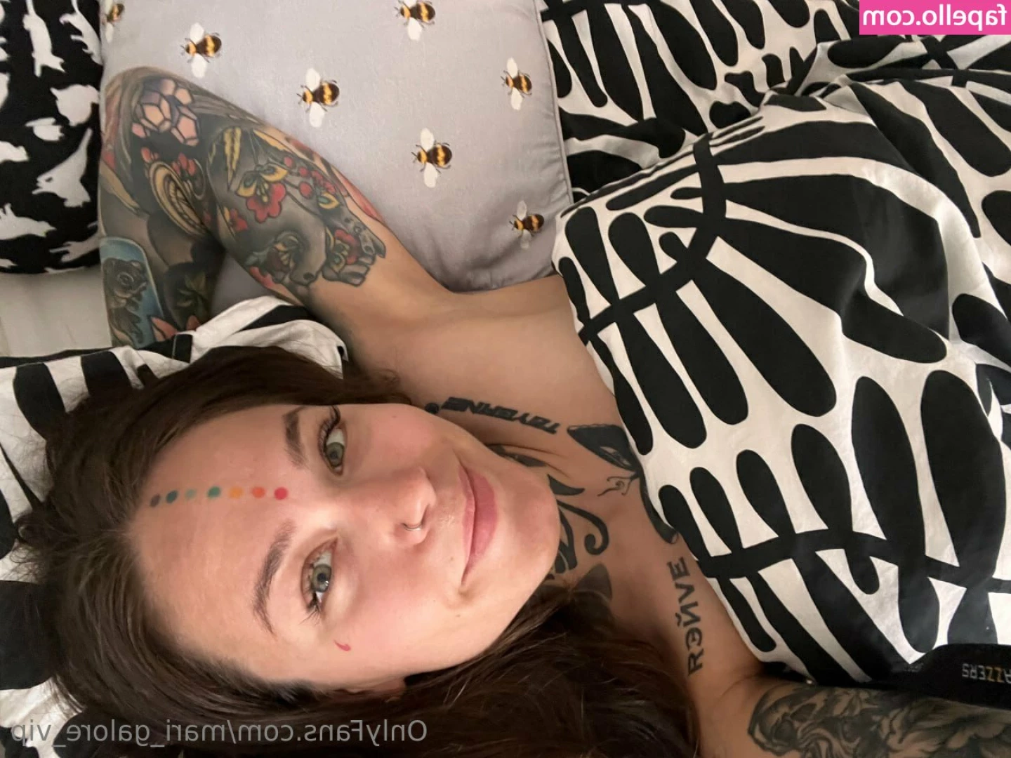 mari_galore_vip [ mari-galore-vip ] - happy friday babe! 😊