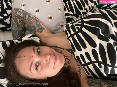 mari_galore_vip [ mari-galore-vip ] - happy friday babe! 😊