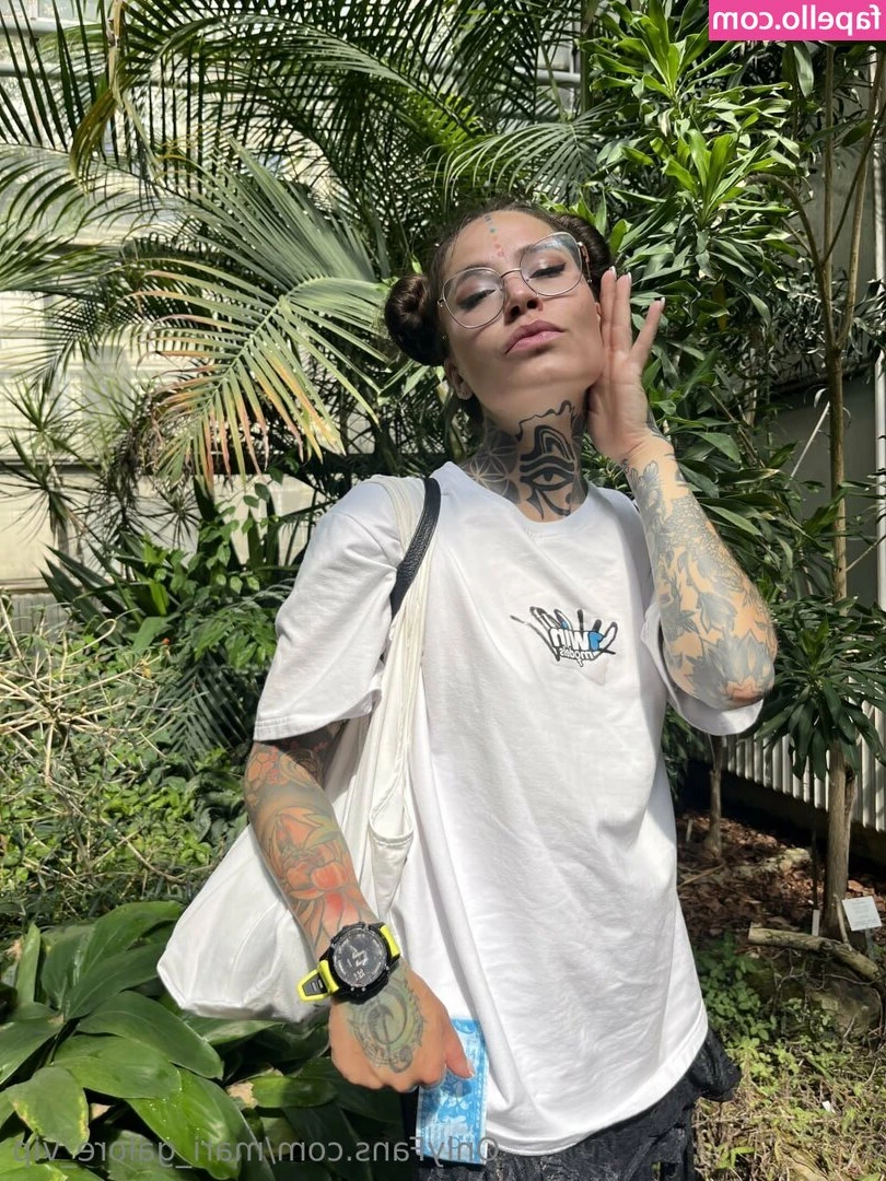 mari_galore_vip [ mari-galore-vip ] - Do you love my butt plug? 😈