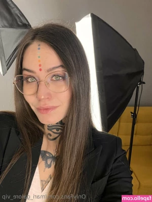 mari_galore_vip [ mari-galore-vip ] - Do you want to see more of my mom bod? 🍼💦 DM me!