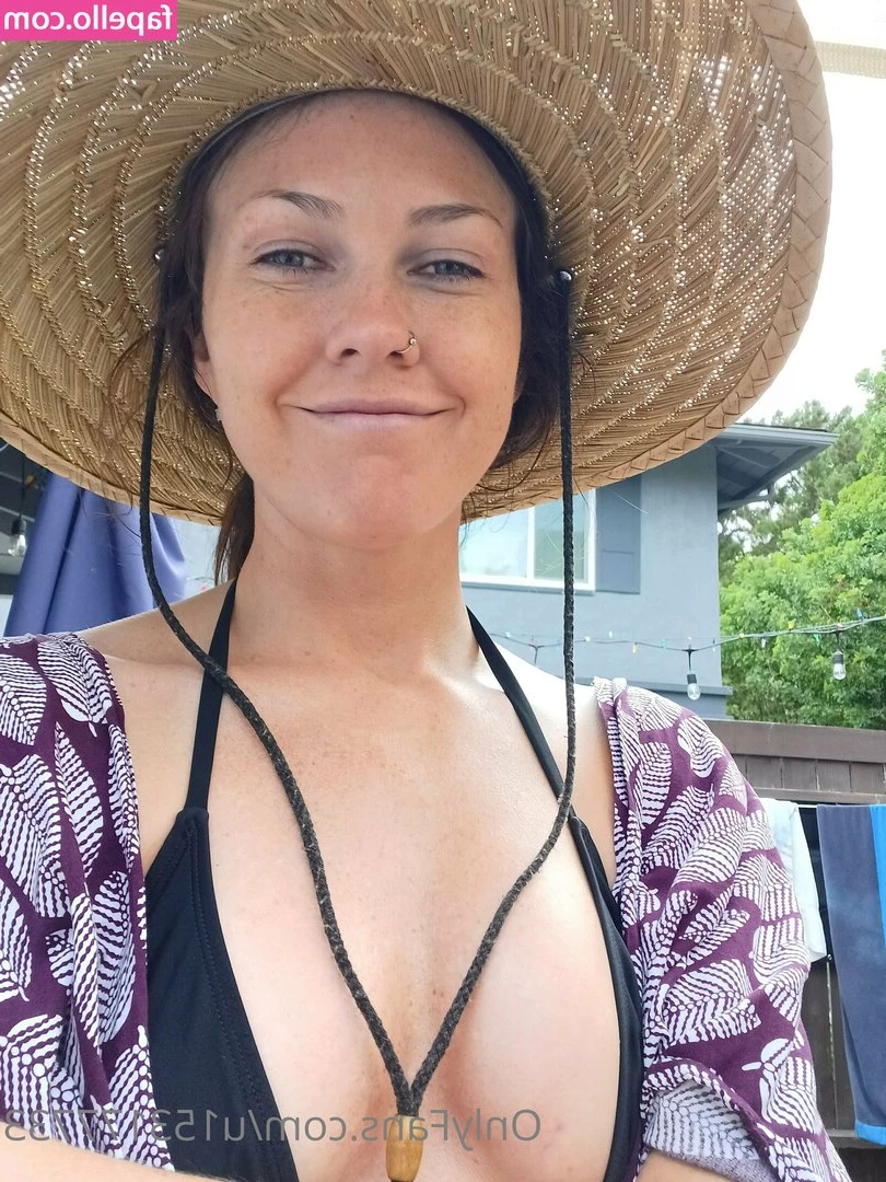 u153177733 - I hope my hairy pussy looks lickable 🥺