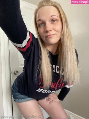 tabbybbby - Without tilting my head any which way  my hair is officially now