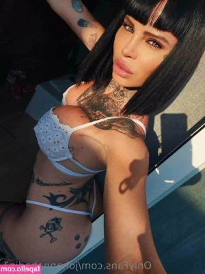 johannabadin1 - like literally why now 🤭