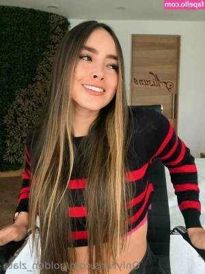 golden_zlata [ golden-zlata ] - Follow for FREE 🎁🎁🎁 👇🏼She's @imvaleryxo 👇🏼 #ad