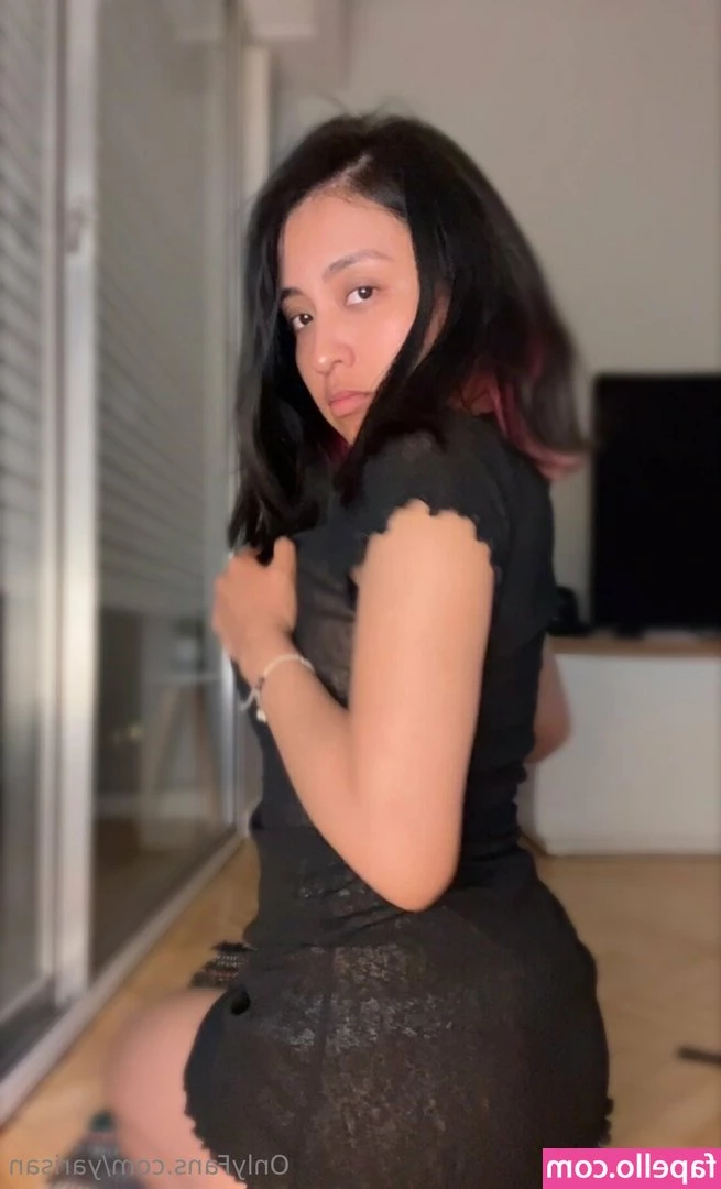 yarisan - Filmed some content while on holiday   who wants to be my paypig