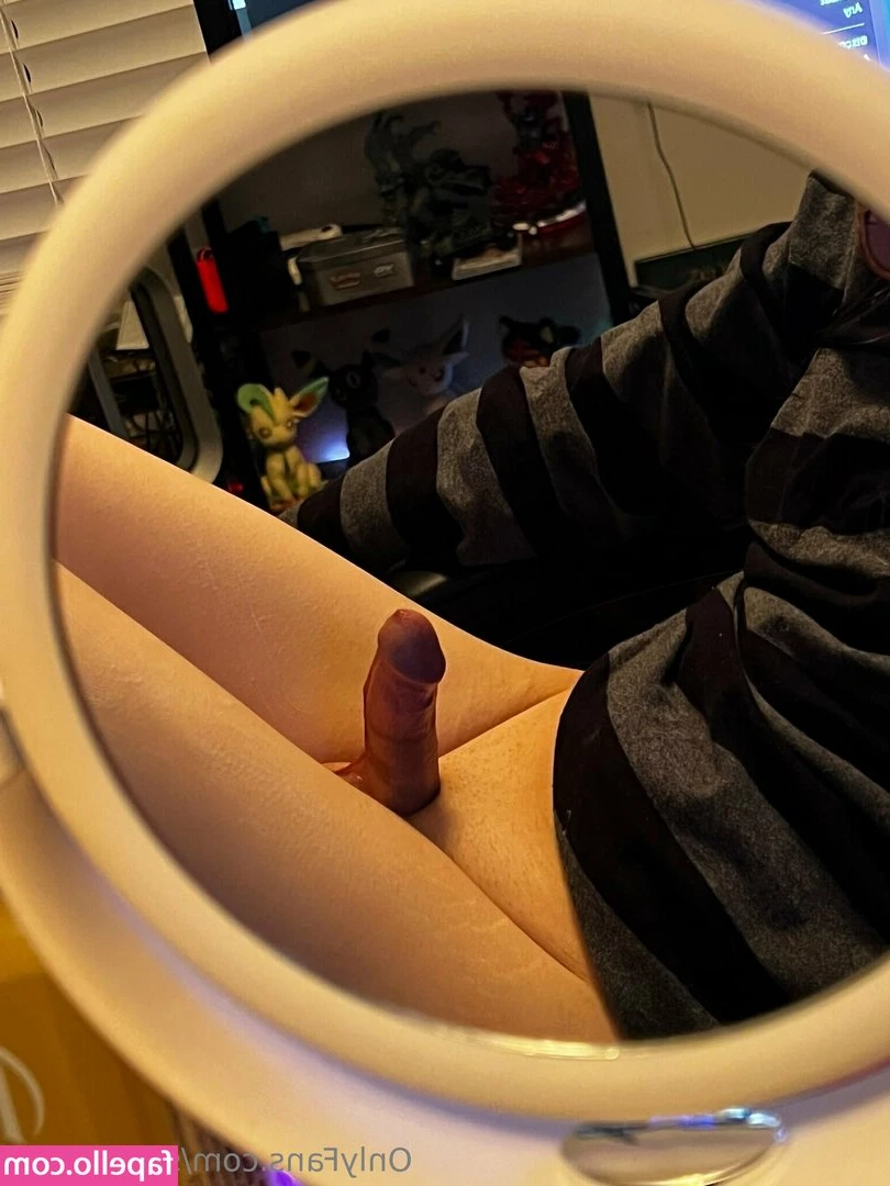 shyboy269 - Enjoying a little sauna time…it’s hot in here. Do you like it