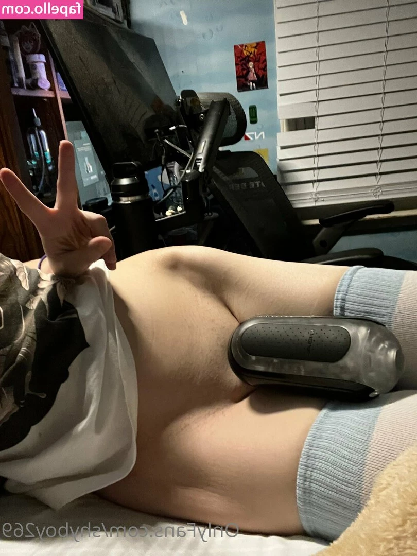 shyboy269 - fingering my tight ass