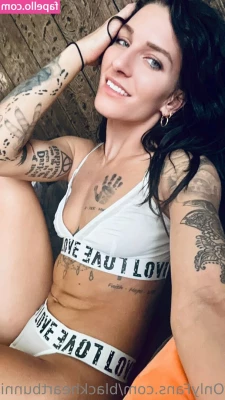 blackheartbunnie - look at how swollen my money makers are!