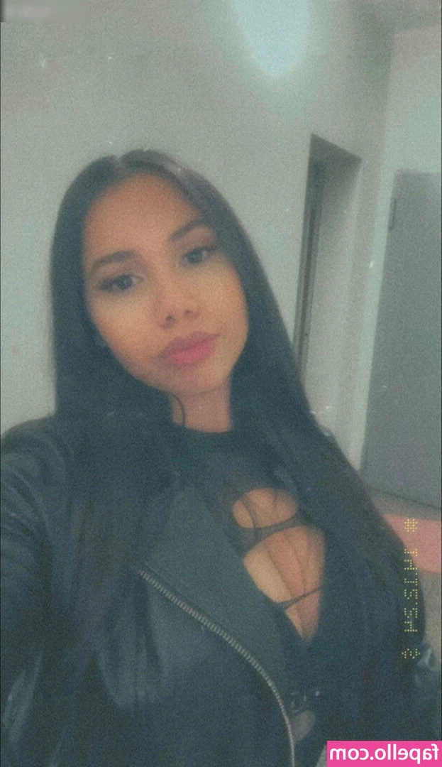 Badbxnny - Need some dick