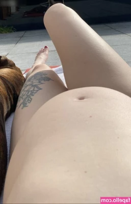 Sensualmik - Ass is so phat it almost didn t fit in the camera