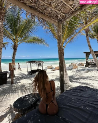 Veronica Bielik [ veronica-bielik-1 ] - The first 10 people to sub to my private page are getting a free