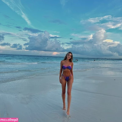 Veronica Bielik [ veronica-bielik-1 ] - Missing summer right about now. Ft @katmeowzazrawr