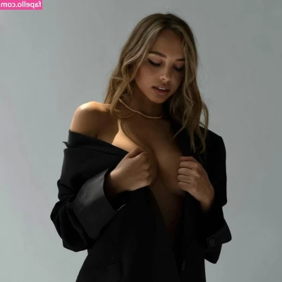 Veronica Bielik [ veronica-bielik-1 ] - - A grande richiesta   allucinogeno alias Emily