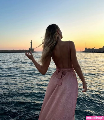 Veronica Bielik [ veronica-bielik-1 ] - Happy Friday