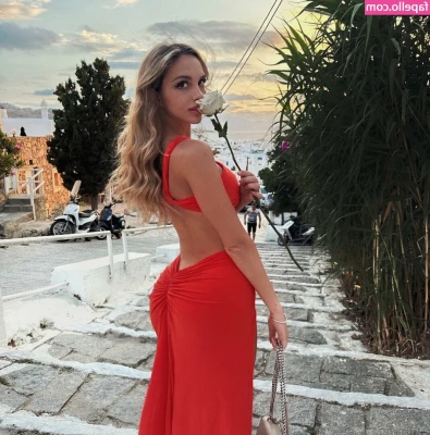 Veronica Bielik [ veronica-bielik-1 ] - I ll be live on here for a good portion of the day  Come tip  see me