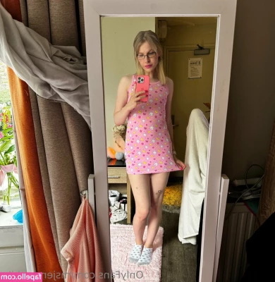 bimbo.jenny [ bimbo-jenny ] - My Favorite Slut is waiting to drain your cock 