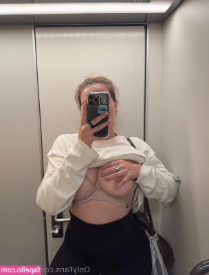 Valeri_Da [ valeri-da ] - I m so hot I could melt your heart