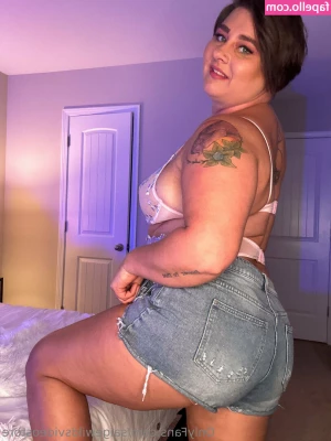 saigewildsvideostore - SHOOT DAY TODAY     got two in this afternoon with the lovely 