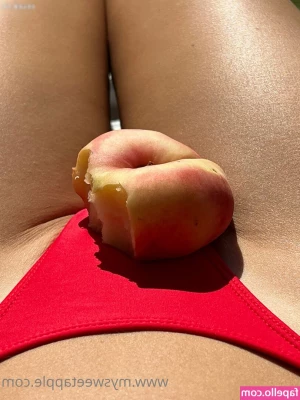 Mysweetapple - merry christmas ;) send me a Christmas gift & ill send you one
