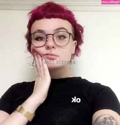 xxx777x - Same pose  but no underwear