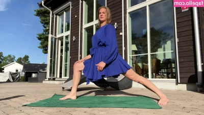 Marling Yoga [ marling-yoga ] - new year  new sex tape   keep your eye out for my end of the year
