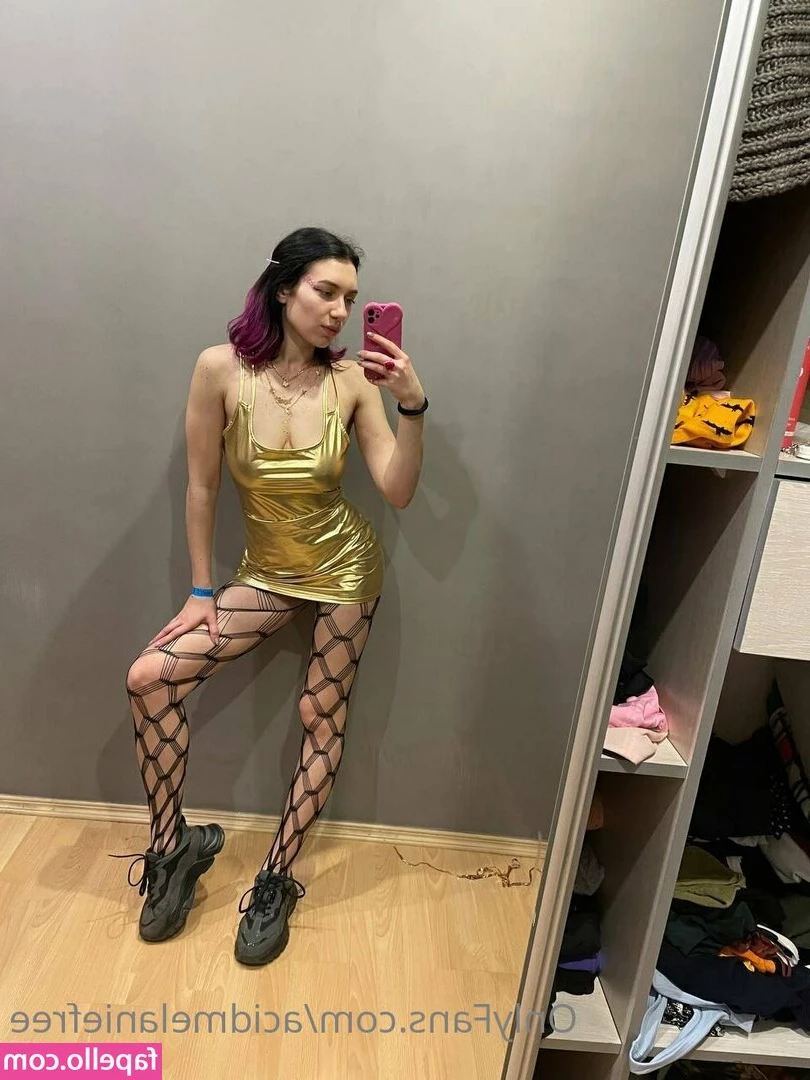 acidmelanie - Terminamos queriendo más y más  super especial este momento entre 2