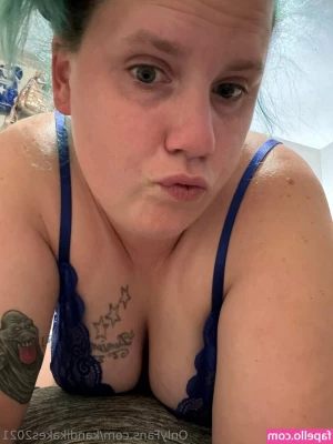 kandikakes2021 - You can call me rain because I m gonna be getting you wet tonight boo