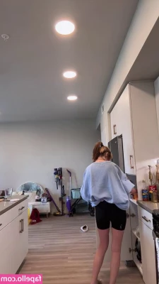 veronicafreymusic - One minute in the shower    twerking   pussy