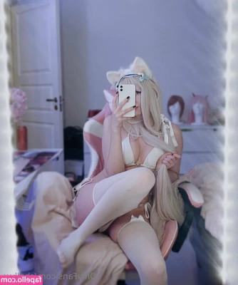 michigocos - Hey bb 🥰 up to chatting horny? 😛