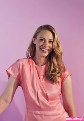 Deborah Ann Woll [ deborah-ann-woll ] - Vuoi sapere come si inizia una settimana al meglio  Io un idea la ho