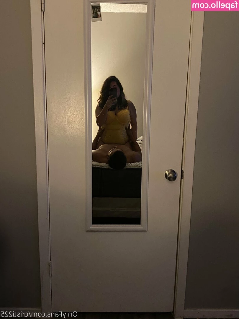 cristi225 - Is everyone staying warm     If you d like a sneaky peak in your DM 