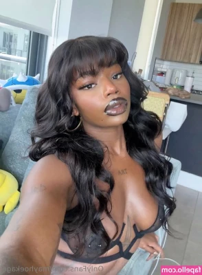 mayhoekage - Body like a work of art.
