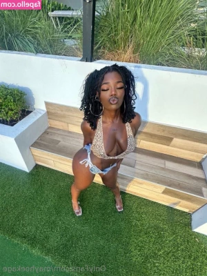 mayhoekage - I'm ready to dance a hot dance in front of you and take off my red