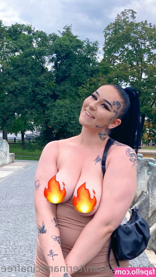 terinamicinafree - It’s HUMP day! 🍑