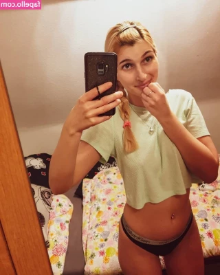 its_sunny93 [ its-sunny93 ] - Hop in, I'll take you wherever you want to go 😅💋