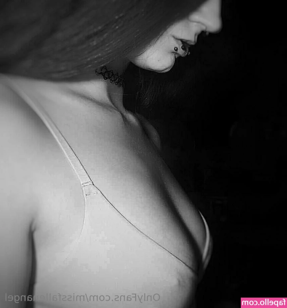 missfallenangel - Happy Sundaynday let's start the week off right
