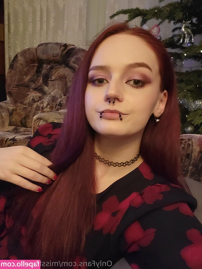missfallenangel - I had some fun on the floor while I had the house all to myself Leave