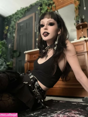 Gutknot - Do you like my little black panties